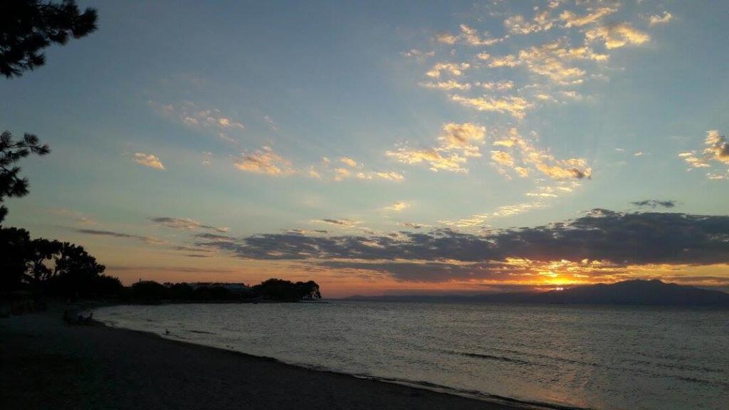 Sikoudis Gorgona Beach Skala Rachoni  ภายนอก รูปภาพ